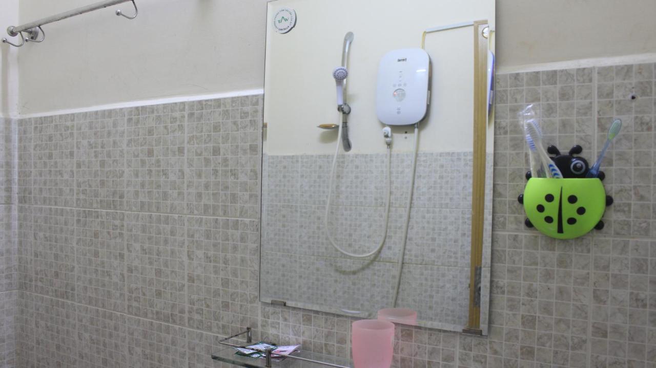 Bui Hostel Rach Gia Bagian luar foto